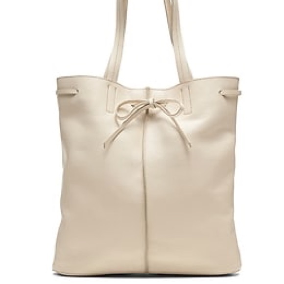 Banana Republic Phone-charging Leather Tote - Picture 4 of 7